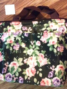 Lunch Bag Pretty Flowered Light Weight Brand New Unused Zip CLosure 2 Handles Fr